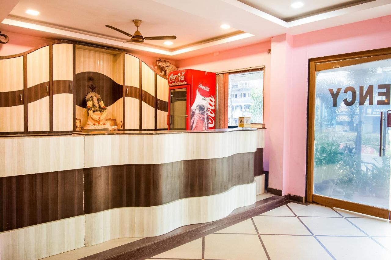 Oyo 62964 Hotel Vandana Grand Nellore Εξωτερικό φωτογραφία