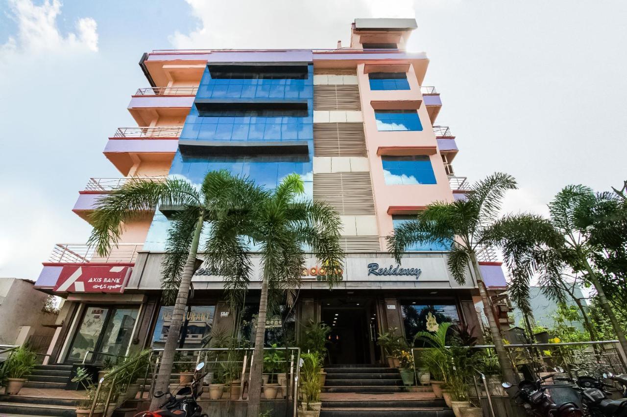 Oyo 62964 Hotel Vandana Grand Nellore Εξωτερικό φωτογραφία
