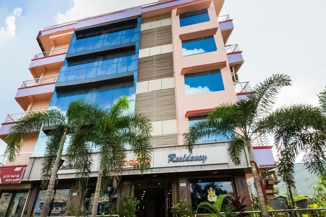 Oyo 62964 Hotel Vandana Grand Nellore Εξωτερικό φωτογραφία